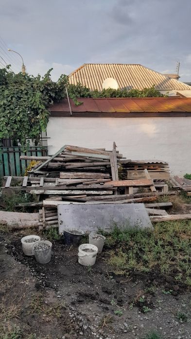 віддам старі дошки на дрова