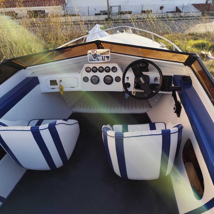 Lancha Autoconstrução c/ motor Mercruiser 230 hp 4 tempos