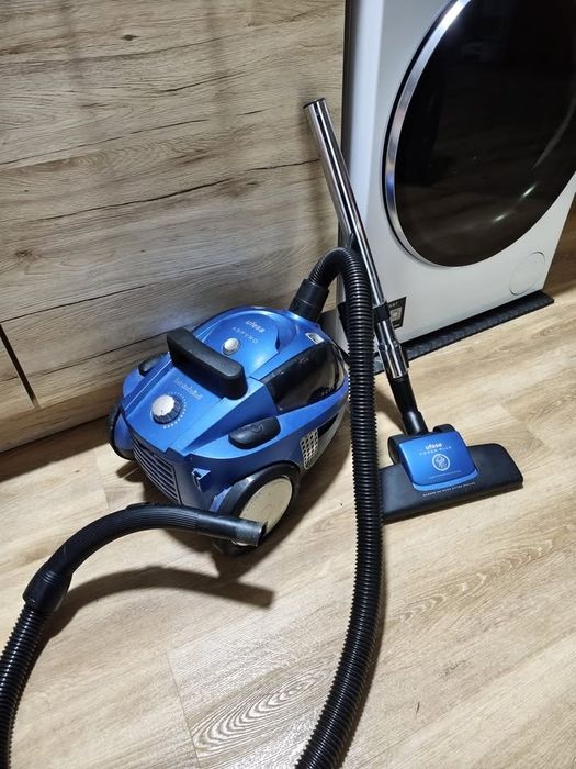 Aspirador Ufesa C/filtragem de agua 1.400wts