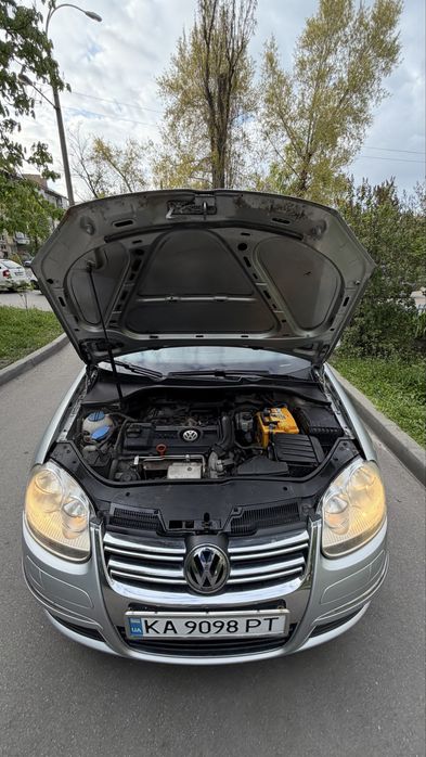 VW гольф 5 1.4  2008 року 152 тис пробіг