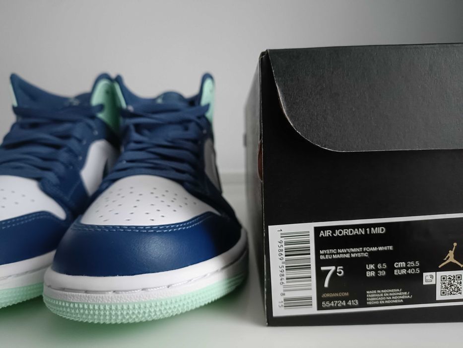 Buty Jordan 1 Mid Mystic Navy Mint Foam rozmiar 40,5 wkładka 25,5 cm