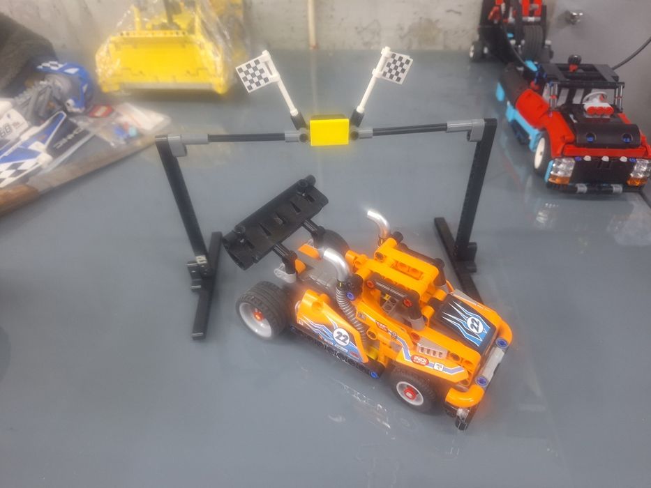 Лот Лот Lego technic 42106+ 42104