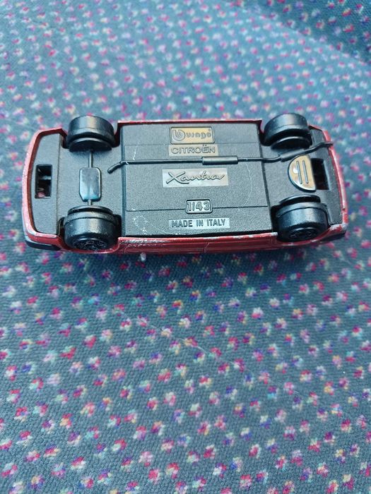 Brinquedo  - Miniatura automóvel Citroën Xantia - burago