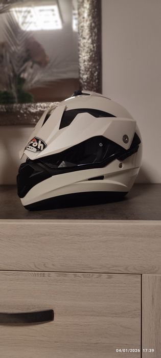 Capacete Airoh branco rigorosamente novo
