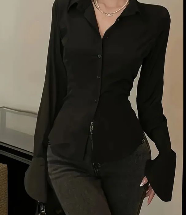 Жіноча блуза із завʼязками на спині