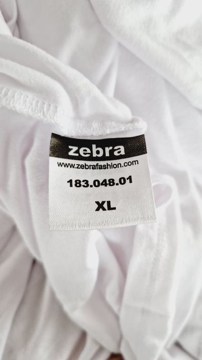 Biała wygodna bluzka basic z długim rękawem longsleeve pod marynarkę