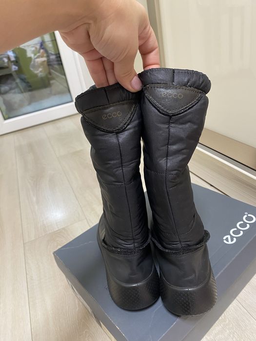 Продам фірмове взуття ecco, дуже зручні і теплі,мають Gore-tex.
