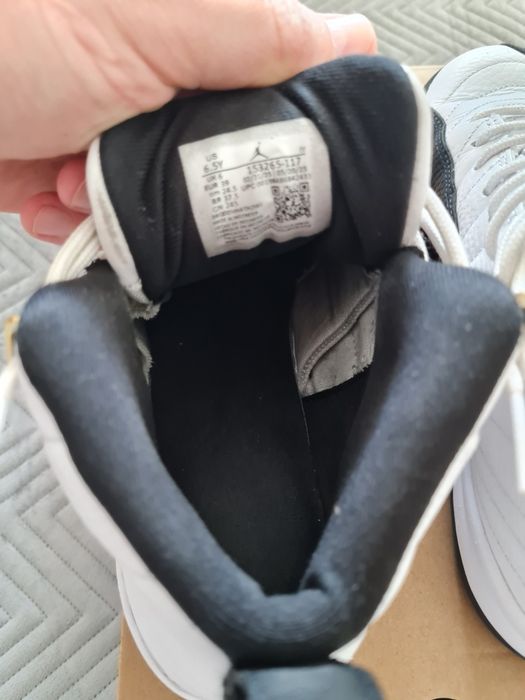 Buty JORDAN 12 RETRO r. 39