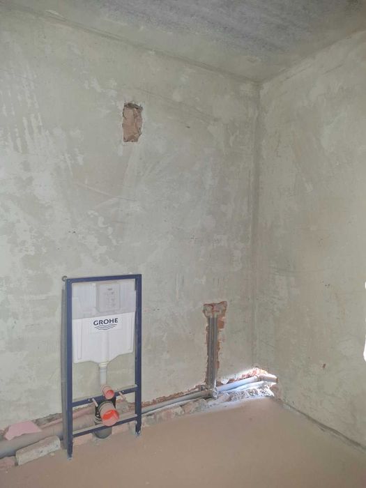 Продаю панорамну 4кімнатну квартиру на березі річки.Газифікована.110м2