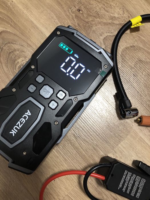 Jumpstarter powerbank rozrusznik  latarka kompresor