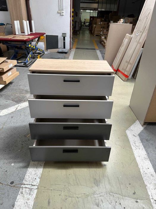 Zestaw mebli młodzieżowych - meble powystawowe