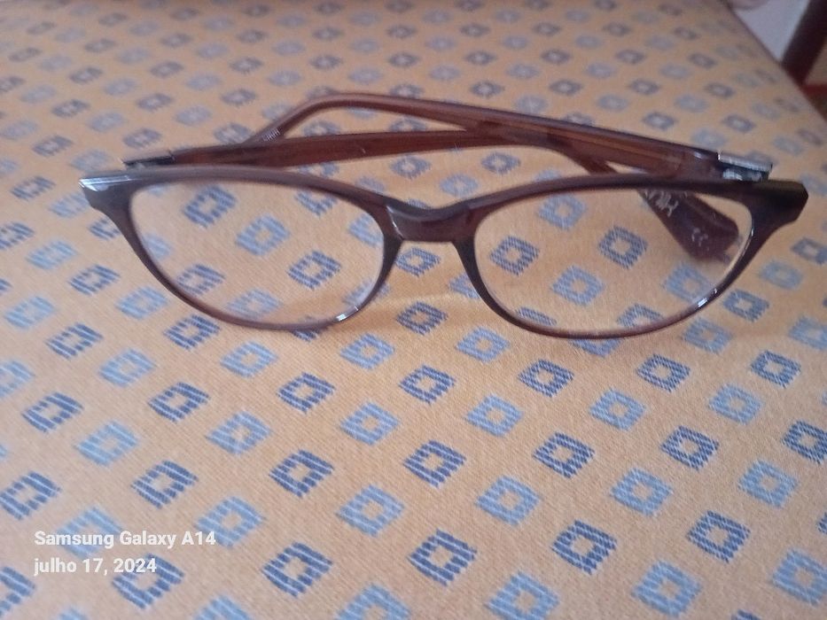 Armação excelente, como nova. Pouco uso.
