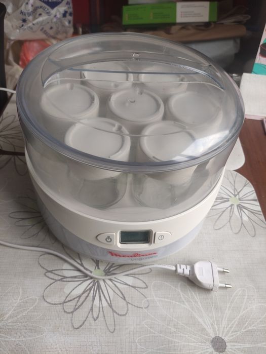 Йогуртница фірми "  Moulinex"