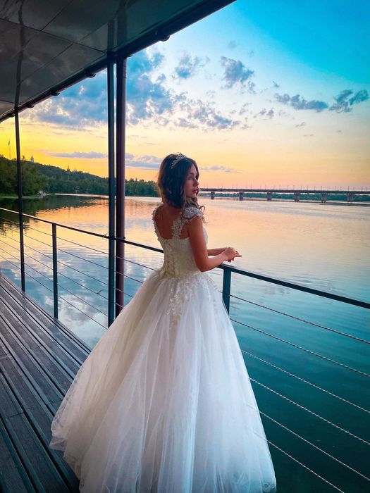 Весільна сукня