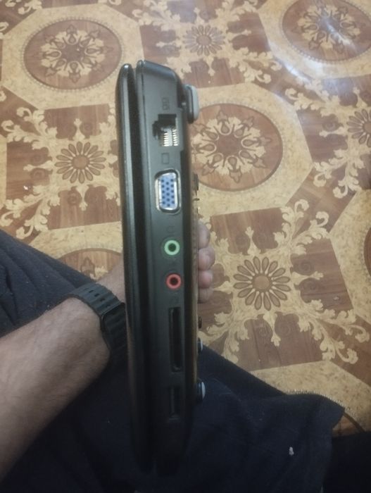 Продам нетбук msi u100