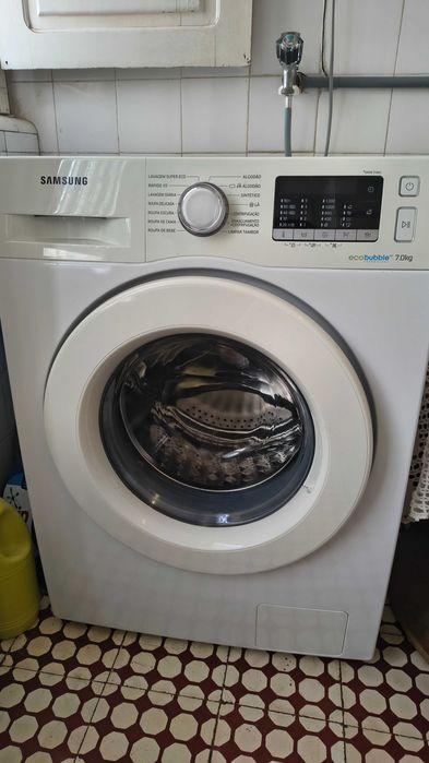 Máquina de lavar roupa Samsung