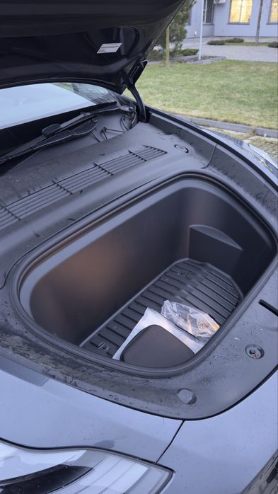 Автомобиль 2023 Tesla Model Y