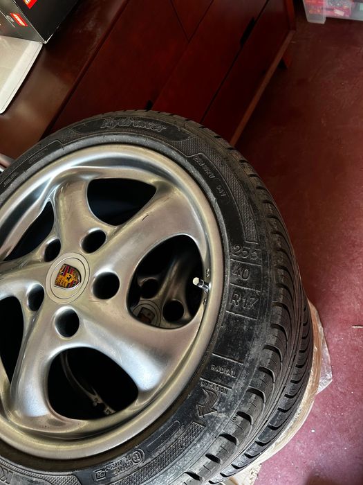 Jantes Porsche com pneus