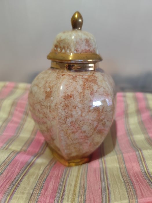 Hand-painted ceramic pot446693311639736320