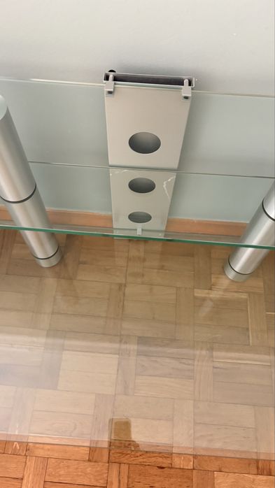 Mesa de televisao e sala