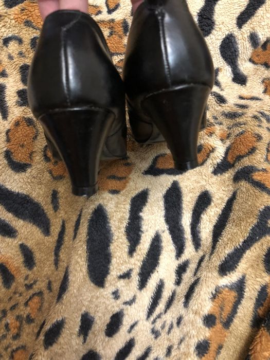 Кожаные шикарные туфли лодочки удобные устойчевые