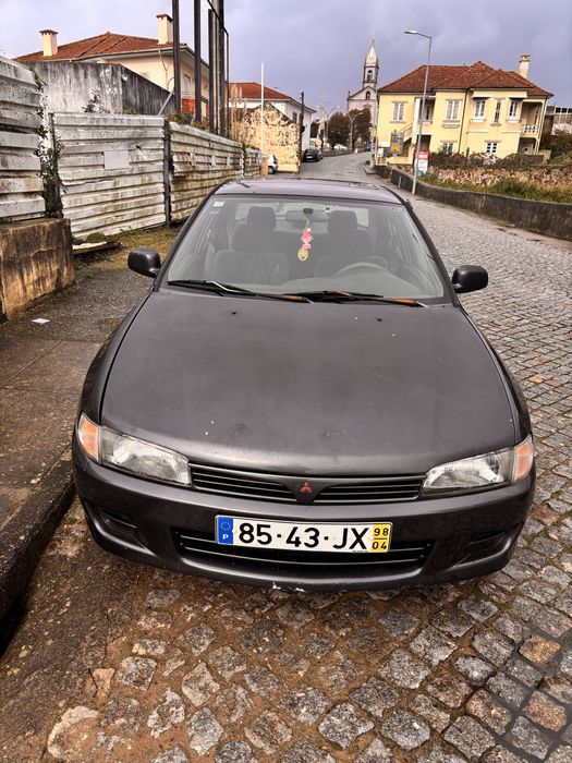 Mitsubishi Lancer 1.3 GLX (1998) – Para Peças ou Recuperação