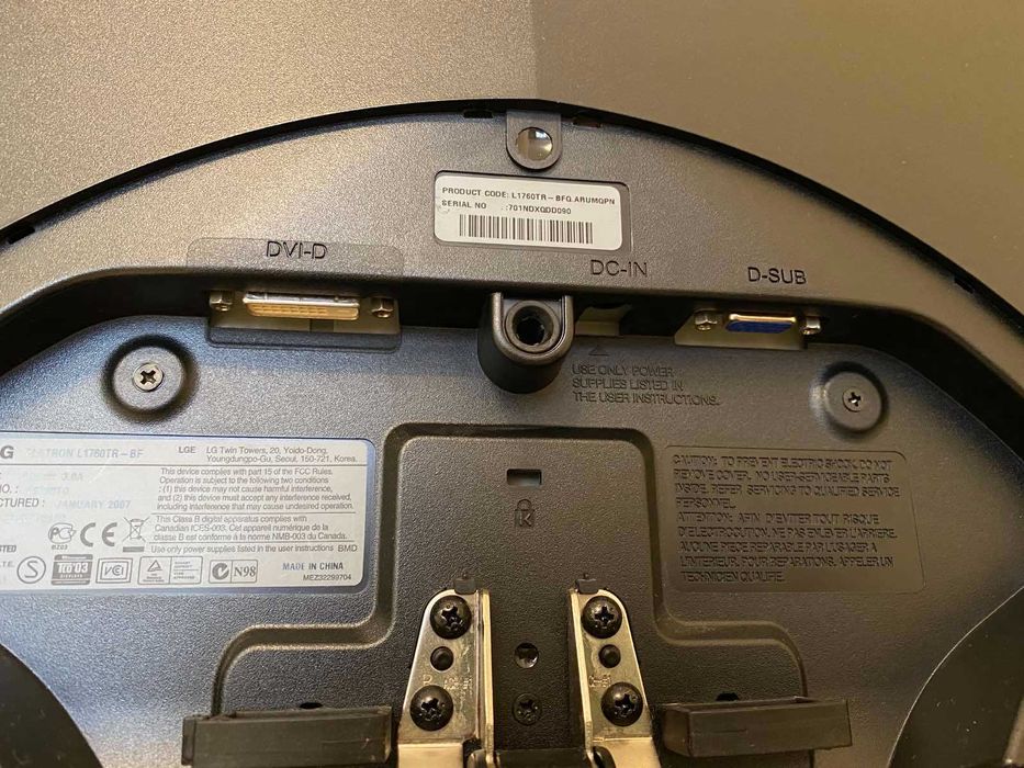 Монітор 17" LG Electronics L1760TR-BF Чорний