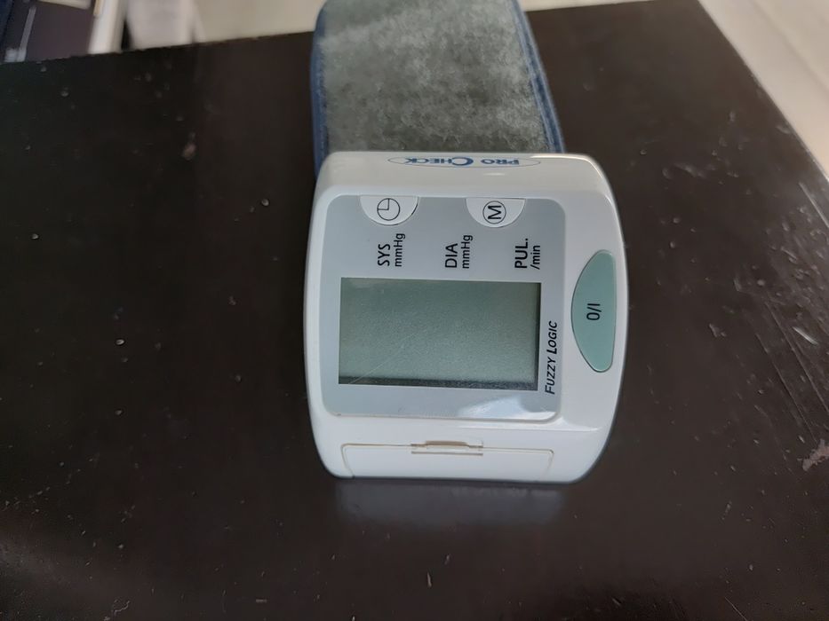 Ciśnieniomierz Pro Check na baterie