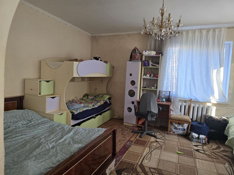 Продаж цегляного будинку.