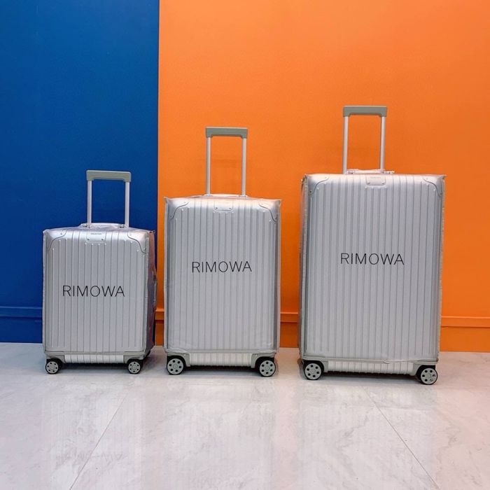 Чемодан Rimowa ручная кладь.Мои живые фото. Купить чемодан римова ручная кладь , средний или большой .