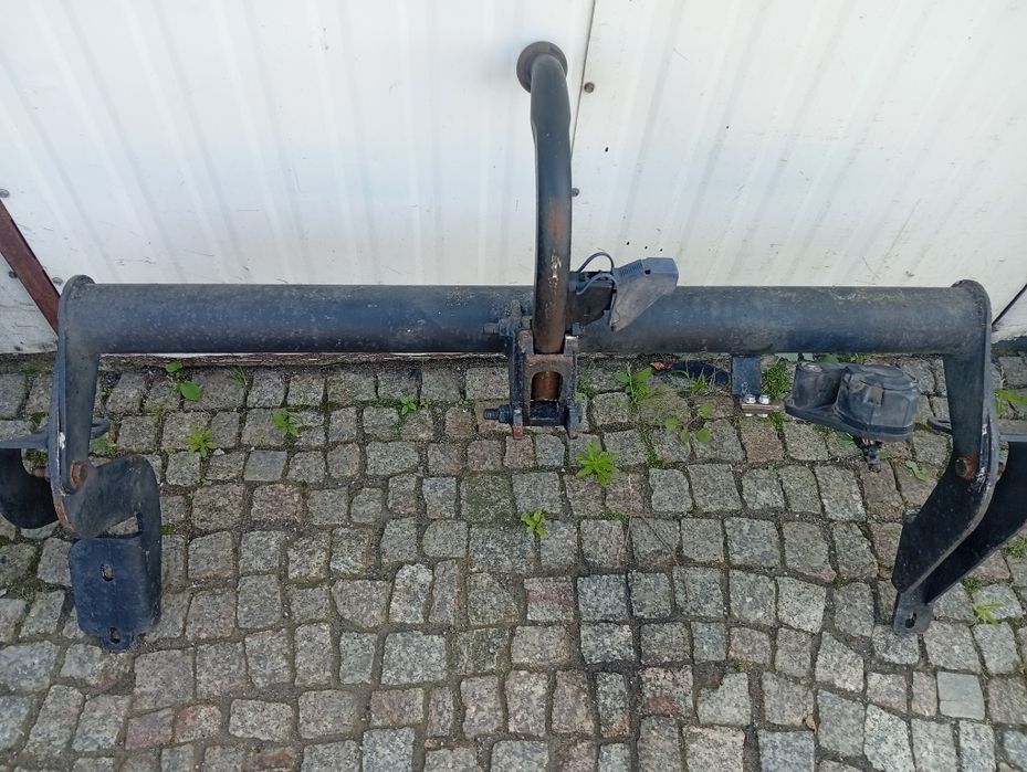 Hak holowniczy peugot 3008