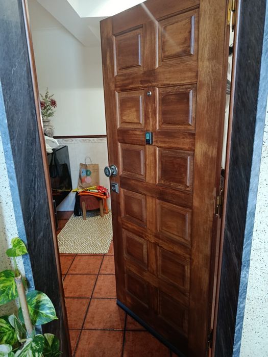 Porta de Entrada - Madeira maciça