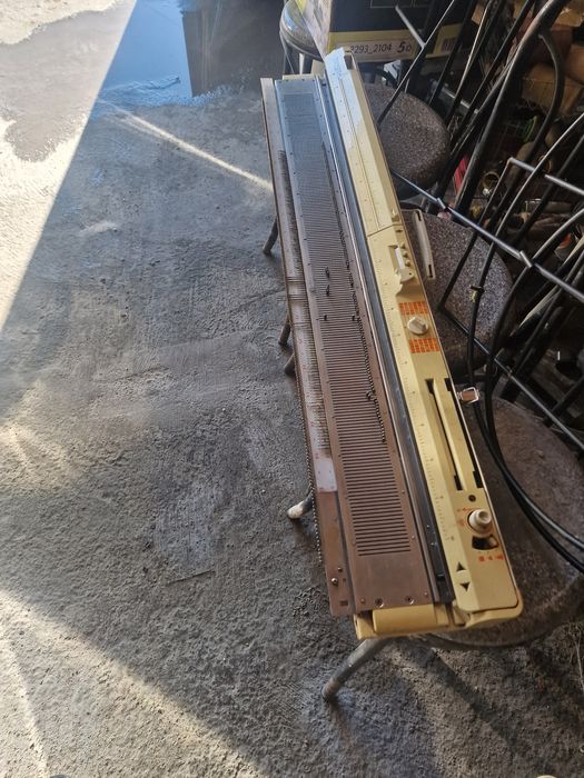 Maquina de tricotar toyota