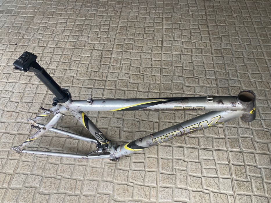 Quadro TREK com espigão tam S