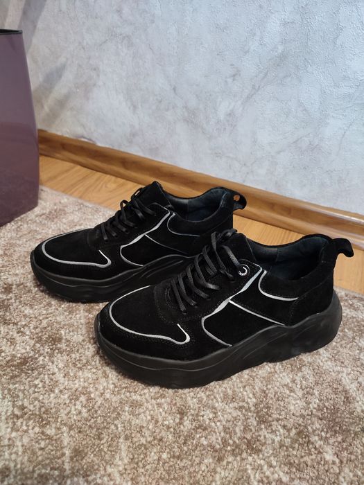 Кросівки , 38 розмір