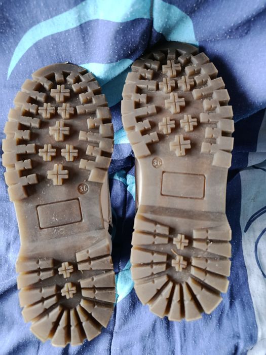 Botas  de cor bege de