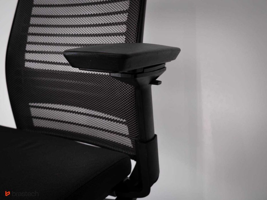 Fotel biurowy Steelcase Think V2