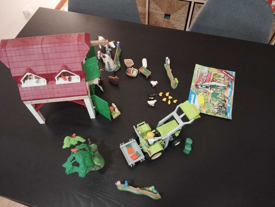 PLAYMOBIL Country: Quinta com criação de animais