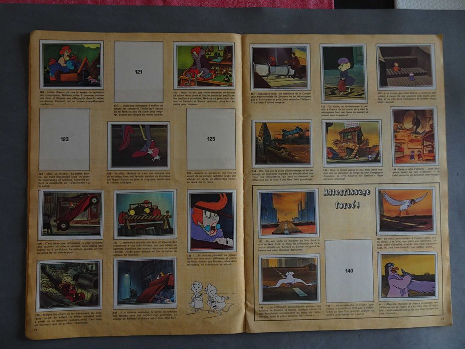 Caderneta de cromos Bernardo e Bianca (faltam 48 cromos)