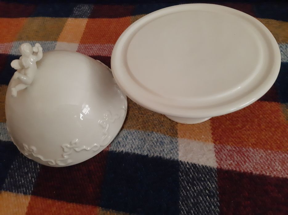 Prato de Bolo com Cúpula para Queijo
