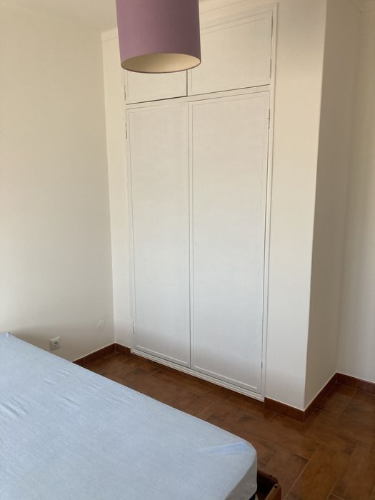 Quartos em peniche