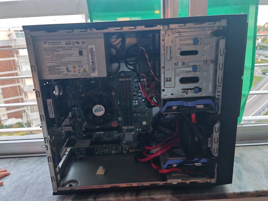Thinkserver TS150  Intel Xeon E3-1245 v6 @ 3.70GHZ x8 + 64gb ram