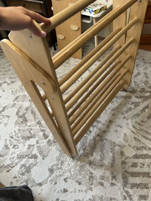 Піраміда монтесорі та гірка