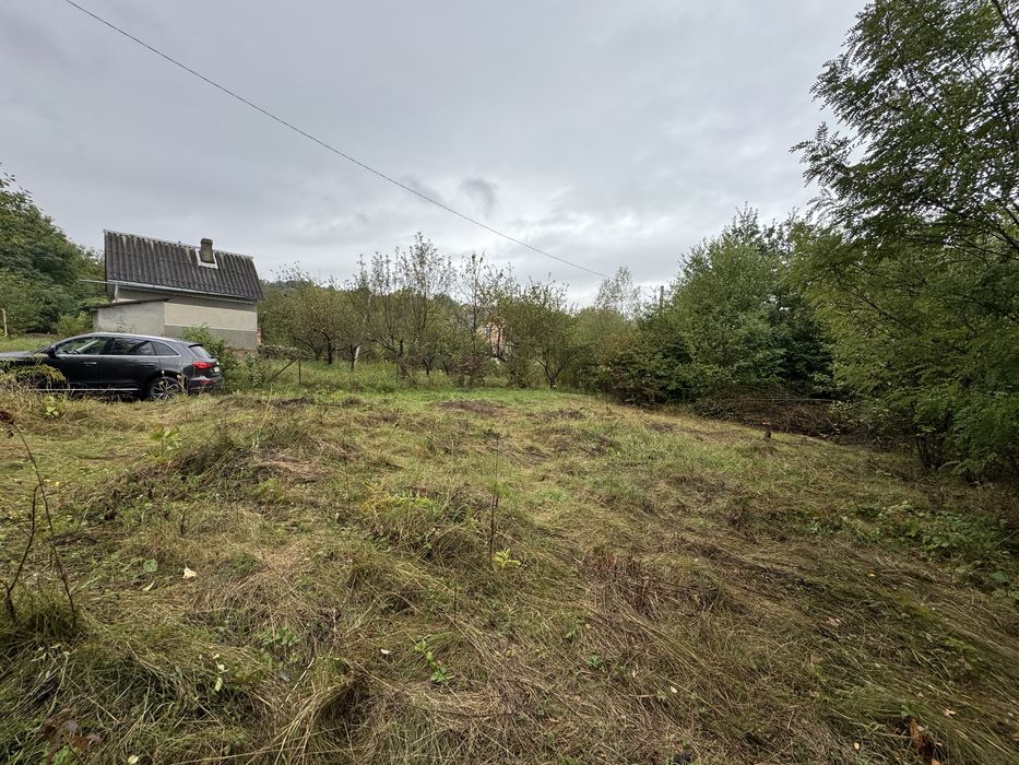 Продам ділянку з заїздом в житловому масиві