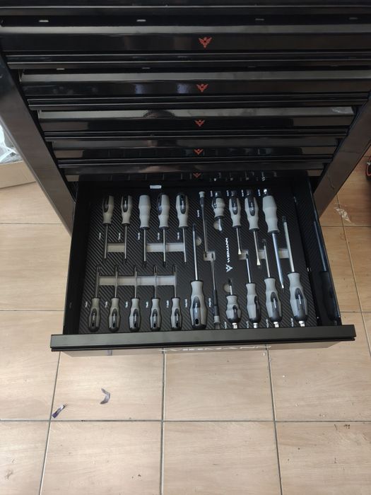 Carrinho de 7/7 gavetas cheias de ferramentas