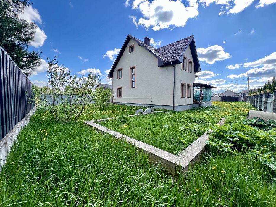 Продаж сучасного будинку з ремонтом та меблями 9 сот землі