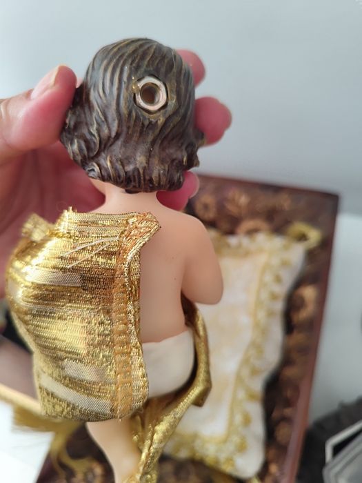 Menino Jesus em berço