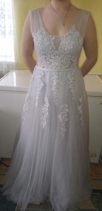 Ніжна вечірня сукня