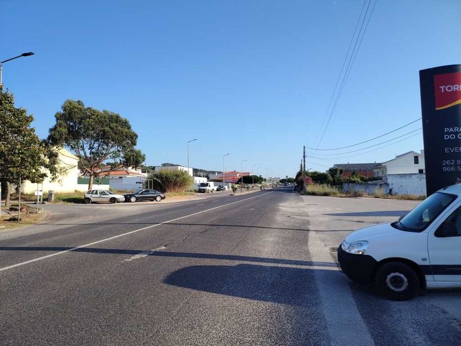 Espaço Comercial de Excelência na EN8 / Estrada de Tornada – Caldas da Rainha