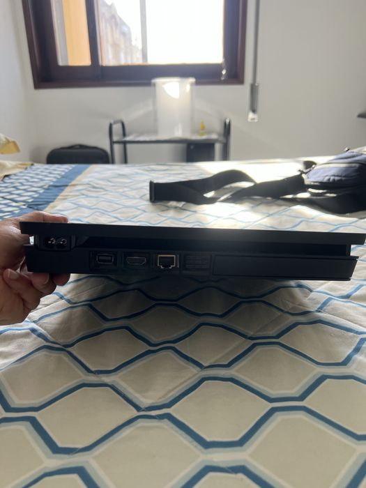 PlayStation 4 Slim 500GB – Excelente Estado